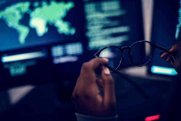 千元眼鏡成本僅20塊，6億近視人口的“暴利”行業(yè)真相